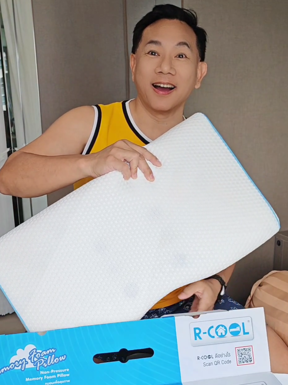 อยากนอนหลับสบาย ตื่นมาไม่ปวดคอบ่าไหล่ ต้องหมอน Memory foam  ของ R-Cool เลยครับ #หมอนเมมโมรี่โฟม #หมอนrcool #หมอนแม่เหล็ก #magnet #นอนหลับสบายไม่ปวดหลัง 