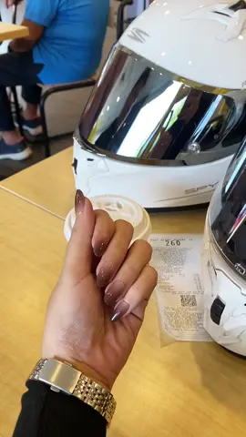 Sobrang ganda, P70 lang yan siya 🥰 #pressonnail #pressonnailset #fakenails #nailsart #nails 