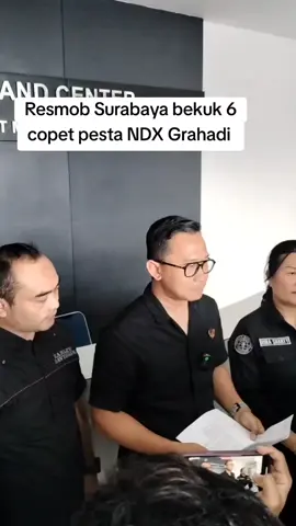 Remob Polrestabes Surabaya bekuk 6 copet dalam acara pesta rakyat dengan bintang tamu ndx di gedung negara grahadi Surabaya#fyp #wong_jowo_86 #wong_jowo_86 #poldajatim #resmob 