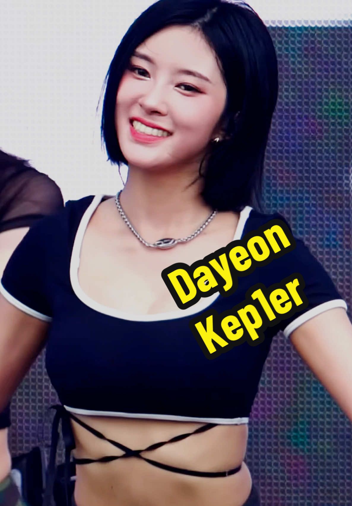 Keep going Dayeon, you have our full attention 👀 #dayeon #kep1er #waterbomb #kpop #kpopfancam 