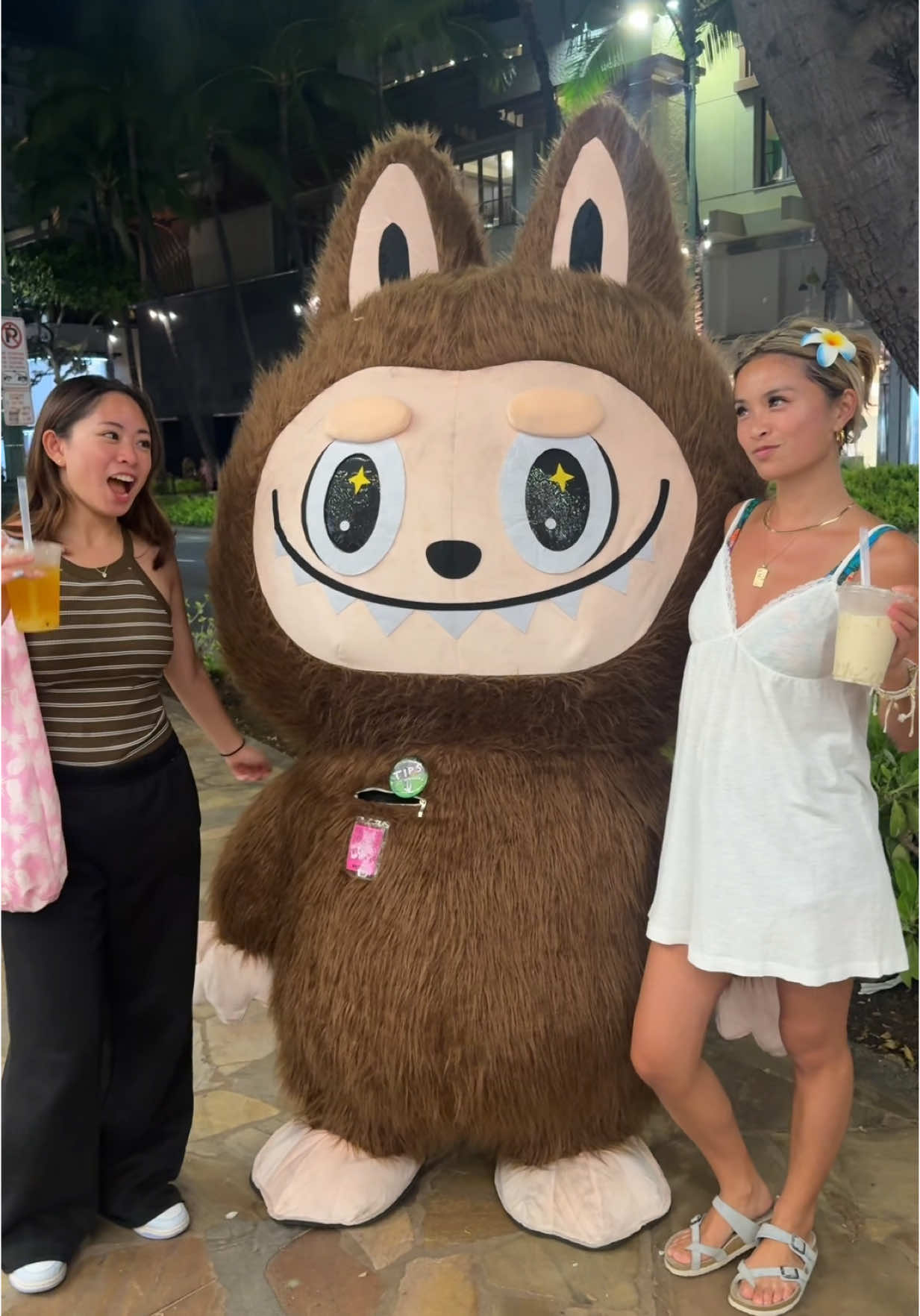 pov: you found the one & only Waikiki Labubu 🙈 #fyp #labubu #waikiki #oahu 