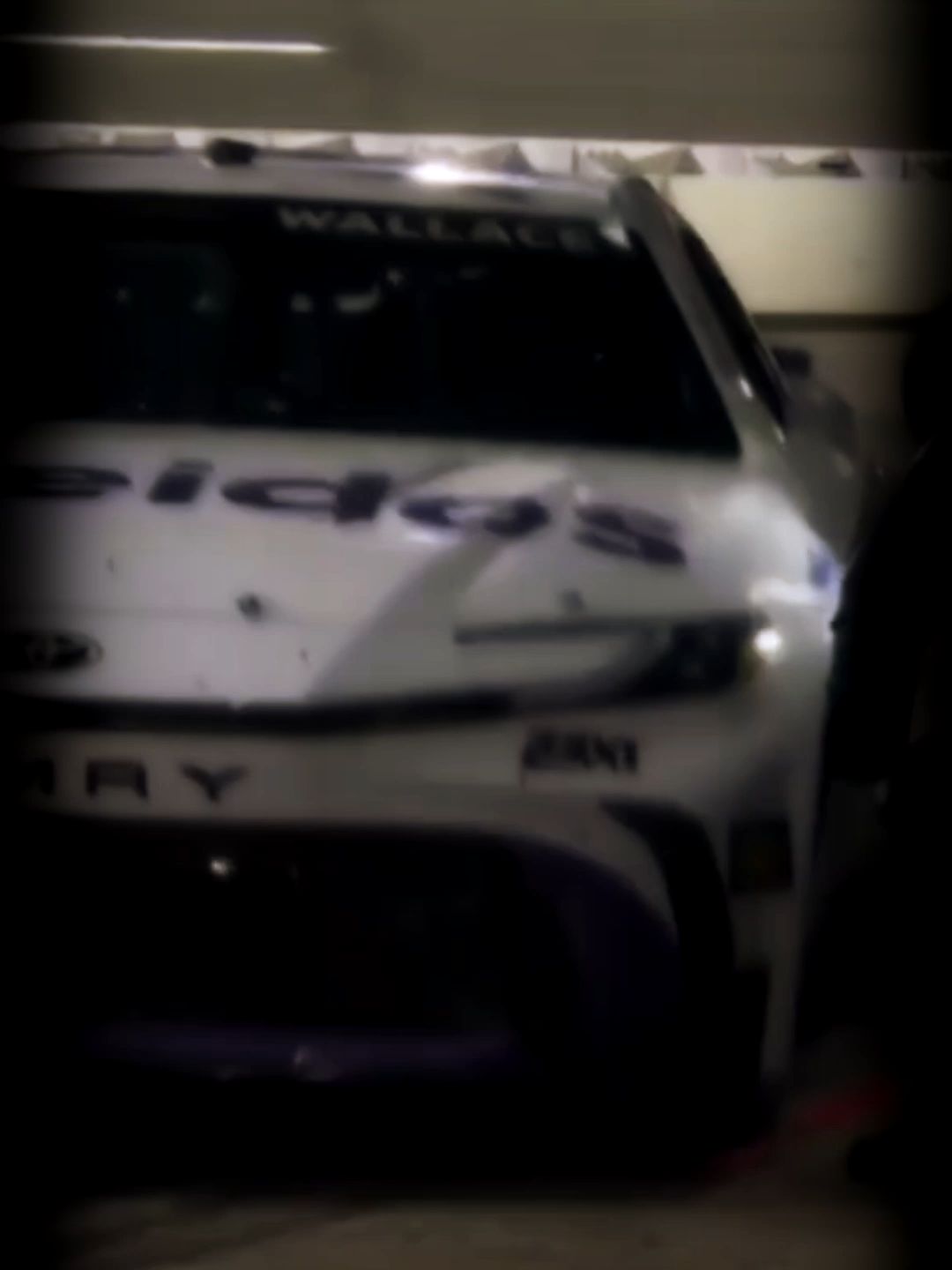 A veces el menos indicado es el que te puede salvar - Nascar Series.  #NASCAR #nascarracing #nascarchallenge #NASCARCupSeries #nascarnews #nascarplayoffs #leidos #tracker #bubbawallace