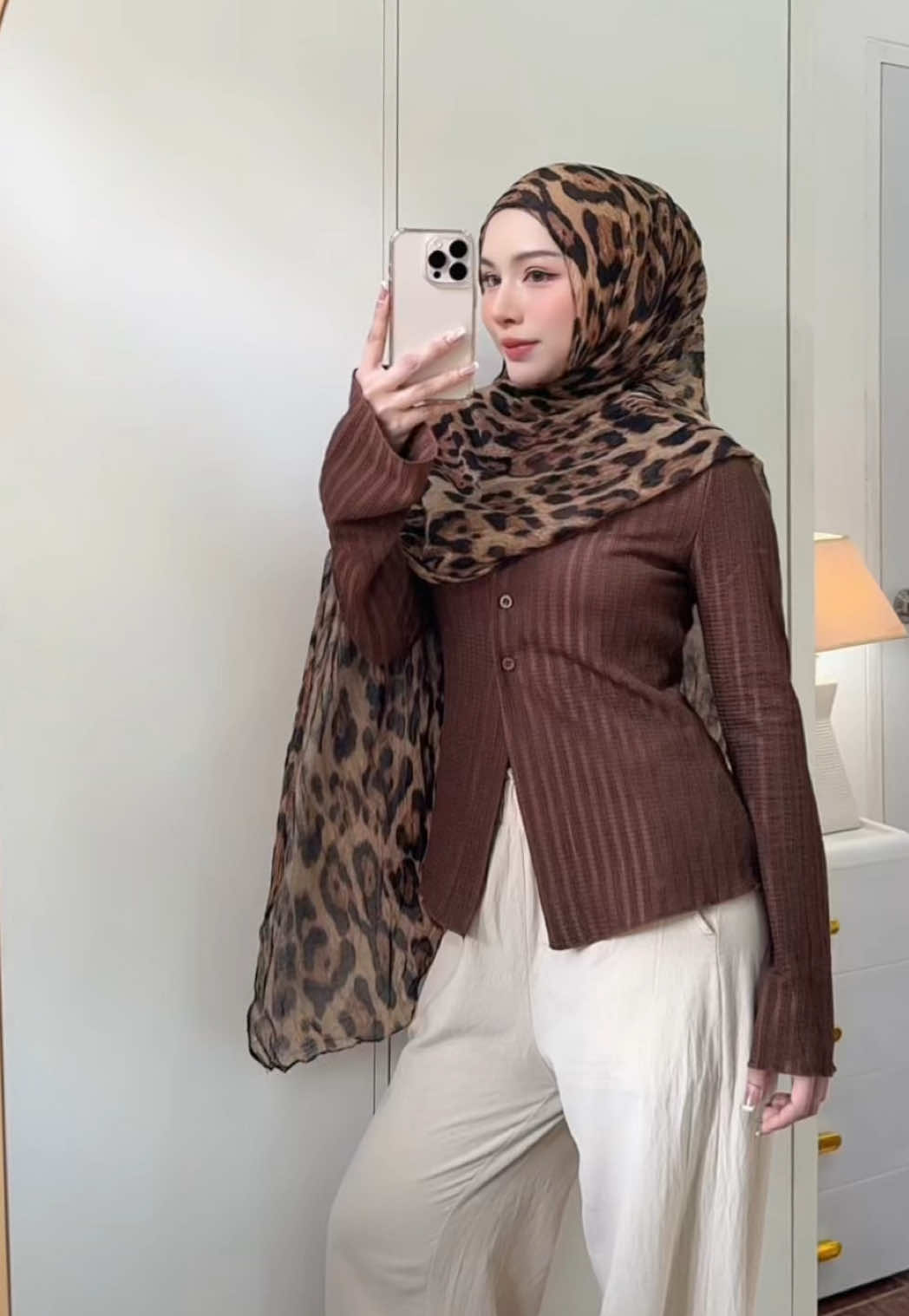 ลุคนี้กี่คะแนน !! #เสื้อผ้าแฟชั่น #เสื้อเชิ้ต #เสื้อเชิ้ตแขนบาน #OOTD 