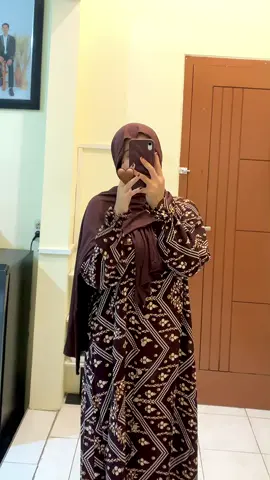 Motifnya cantik kaann 🥹🤎🤎🫶🏻 warnanya bikin cerah di kulit 🥰🤏🏻🫶🏻 #dress #dress #gamis #gamiscantik #masyaallahtabarakkallah 