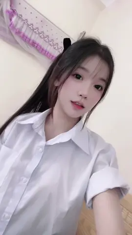 lạc vào đôi mắt nàaa 😝