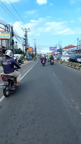Dari jalan Gatsu Selamat Siangg  Terpantau Arus Lalin Lancarr yaahh....Ada yg sering lewat sini 😇🥰 #melalidibali #melali #jalanjalan #motovlog #healing @Wideeeee @diarti @Gex Rini_ @Wijayanti @comink_ary89 @JJ @Dek Nopi @Ayjantuk @Chaca 🐣 @Dayudindaa✨ @FAMOUSO @inideviulandari @inyoman kamiarta @Kadek dewi @Komang Setiawati @Nana”Arnas🍒 @wnawa28 @newdayubin19 @panda_🐼 @Novita @ssely0000 @💕 YUNI 💕 @Tandelle @🌻qinqin🌻 