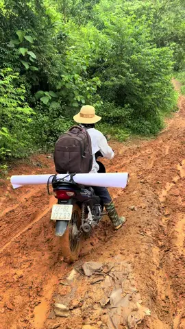 Con đường mang con chữ về bản 😊 Chỉ mong bản thân đủ kiên cường vượt khó, các Con trên bản đang đứng đợi mỏi đôi chân ❤️ #cogiaovungcao 