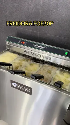 La mejor en el mercado, más grande y más eficiente ✨🫰🏼 #metalcubas #freidorasindustriales #freidoras🔥 #equipoindustrial #freidoraelectrica 