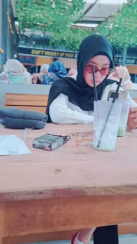 أفضل شيء في أن يكون لدي أخت هو أن🤍 يكون لدي دائمًا صديقة