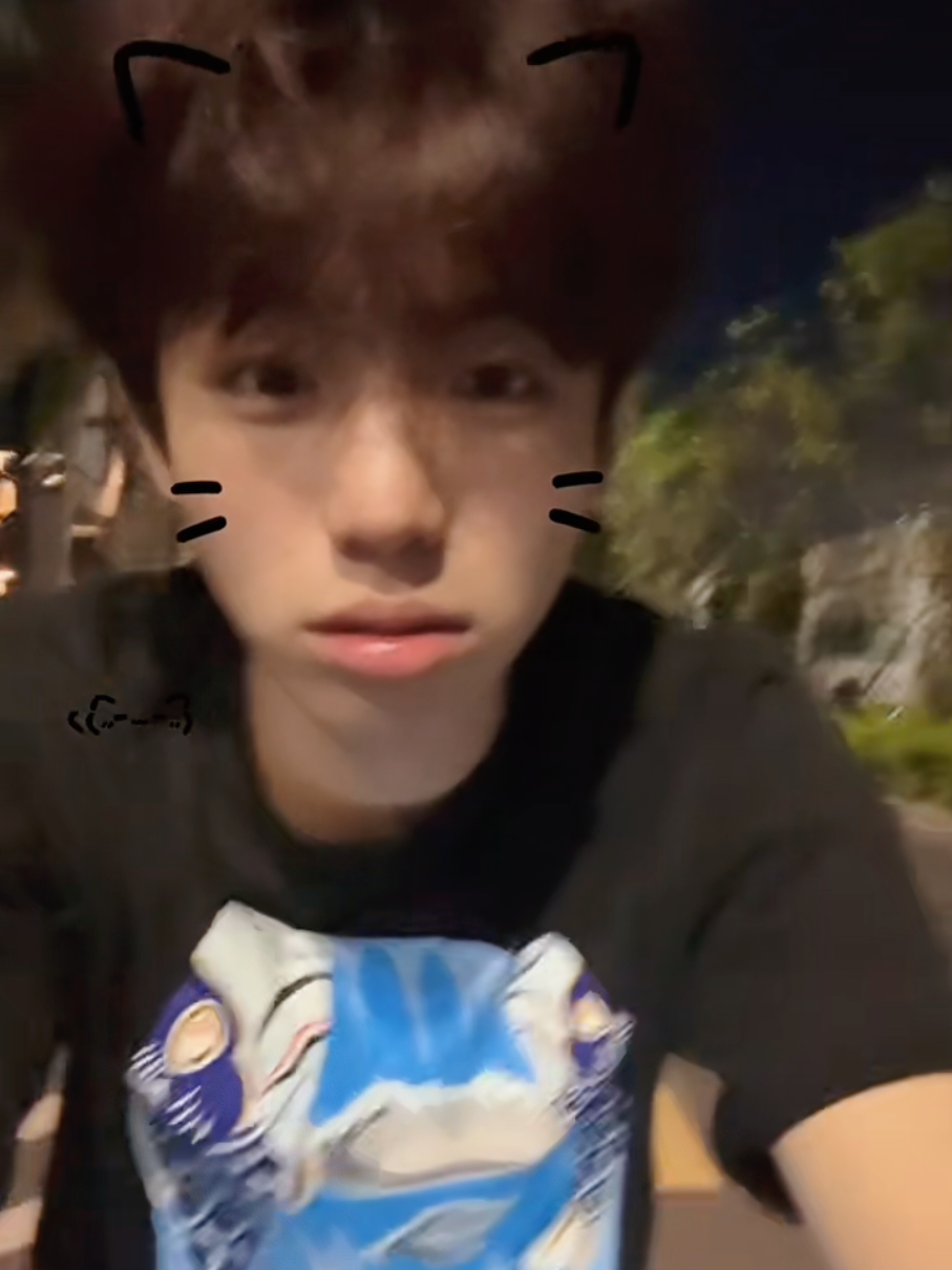 1万粉丝快乐 #🇨🇳 #fyppppppppppppppppppppppp #chinese #chineseboy #fyp 