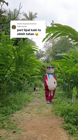 Membalas kepada @taikoazrul lipat kain lagi senang dari lipat kaki🤣🤣#tamilsong #dance #monica #lucu #lawak #katakspekhitam #fyp 