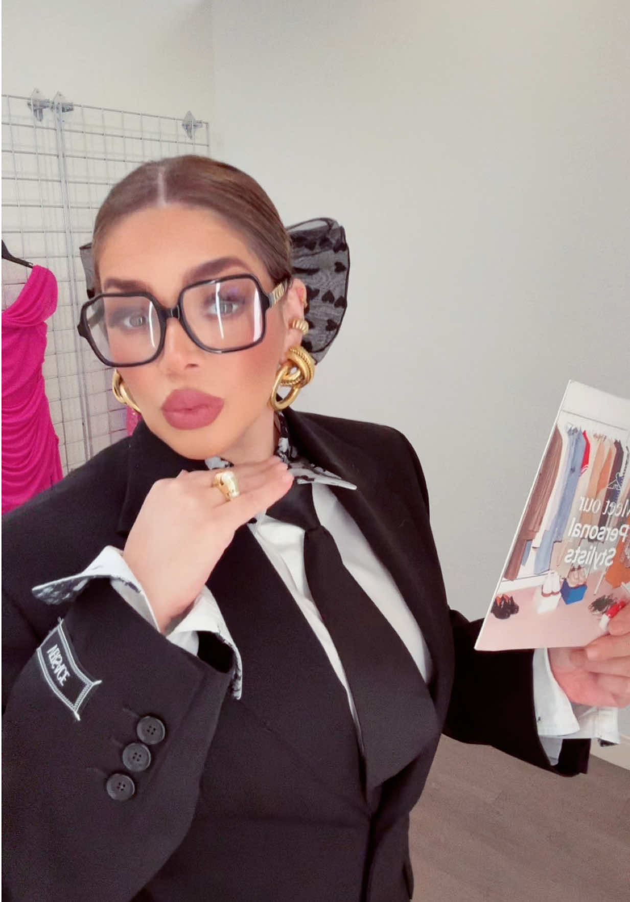 #stylist #fashiontiktok #parisfashionweek #fashionpolice #fyp 