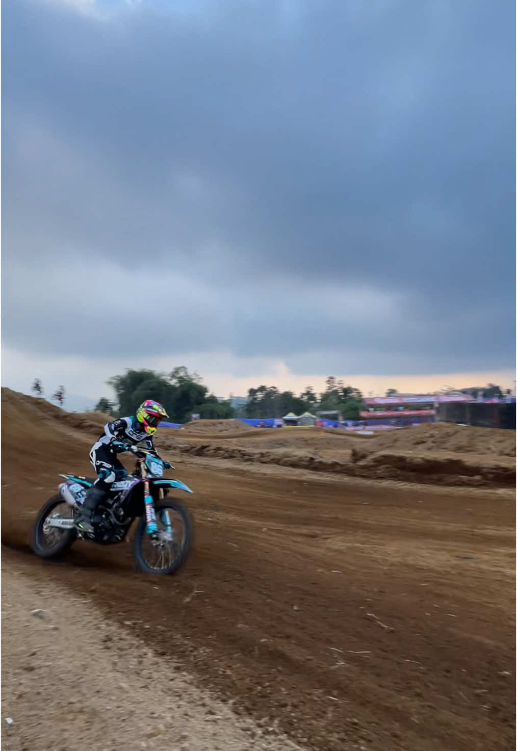 sirkuit akarmas wonosobo😍 #grasstrack_id #grasstrack #rubincaesar86 #rizkyhk105 #excel100 #fypシ゚ 