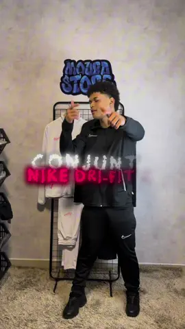 Conjunto raro só na mourastore!  Siga para ficar por dentro de todas as novidades! 