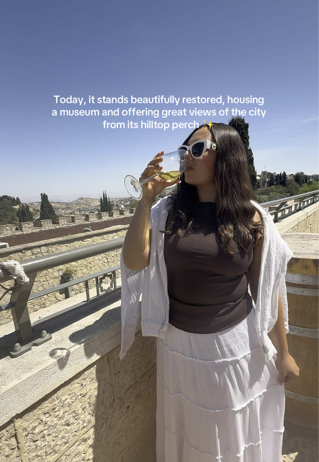 Skip the bus and wander through this beautiful neighborhood, highly recommended! 💙🤍 #foryoupage #israel #jerusalem #hiddengems #jewishtiktok @Jonny 