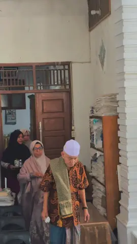 Barakallah fi umrik abuya kami Moga Allah panjang kan umur ,Allah sehat kan badan, Allah, Allah mudah kn perjuangan mu🤲🏻🤍#fyppppp #dayahdarulihsanalwaliyah #viral #fyppppppppppppppppppppppp #CapCut #murabbi #abuya #ulamanusantara 