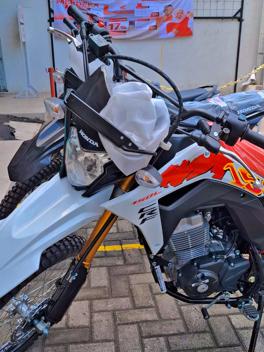 CRF 150 PUTIH 2025 INFO PEMBELIAN CASH KREDIT WILAYAH PROBOLINGGO JATIM WA : 082219990106 Afandi Honda Probolinggo #CapCut #crf150l #CRF #dealerhondaprobolinggo #fyp 
