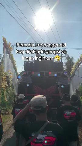 Pemudane mek 8 kak sg obah @PRATAMA pro audio #karnavalsoundsystem #horeg #fyp