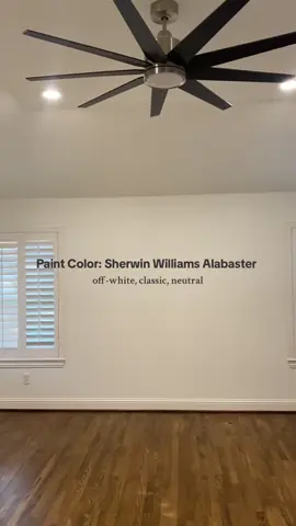 Forever one of my favorite “off-whites” 🤍  @sherwinwilliams  #sherwinwilliams #whitewalls #interiordesign #interiorpainting #wall       
