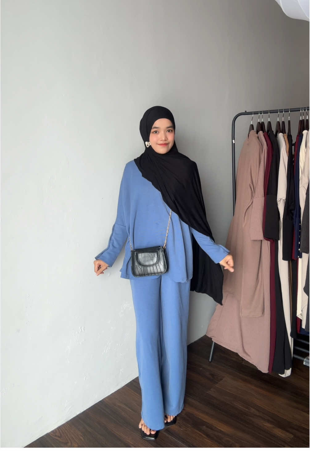 jgn lupa apa? tambahin aksesoris bair makin keliatan elegan 😌🤌🏻✨