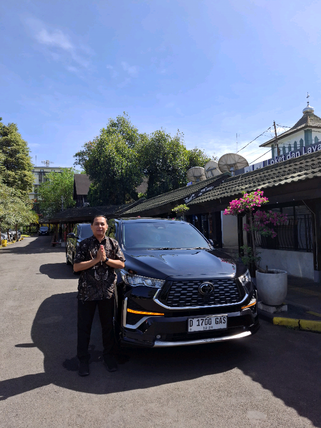 📍6 unit Zenix bersama @dmhtrans  🎥 @sanitourtravel_  Sewa Mobil Dengan Sopir Bandung.  KANGSAN TourandTravel 🇮🇩 TIDAK LEPAS KUNCI 🚘 Avanza&Xenia 🚘 Innova Reborn  🚘 Innova Zenix G&Q 🚘 Pajero&Fortuner  🚘 Alphard Transformer  🚘 Wedding Car 🚍 Hiace Commuter 🚍 Hiace Premio Luxury 🚍 Elf Long 17&19 Seat 🚍 Medium Bus 27-35 Seat 🚍 Big Bus 47-52 Seat ✈️ Drop off/Pick Up Bandara 🍃 Paket Wisata Bandung-Lembang-Ciwidey&Pangalengan 🏦 Paket Wisata&Perjalanan Dinas ☎️ Reservasi :  Phone 📲  0821-2177-0788 IG : kangsan_tourandtravel TikTok : @paketwisatabandung92 @kangsan.tourtravel Kami berikhtiar memberikan pelayanan terbaik.  Have your enjoyable trip with us 🙏🏻☺️ #kangsantourandtravel  #sewamobilsopirbandung #sewamobilsupirbandung  #sewainnovazenix #sewazenixbandung