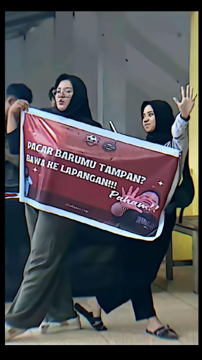 pose andalan em🤣 @YUNA 