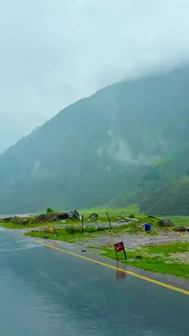 Rain in naran ❤️⛰️#foryou #foryoupage #viral #trending #kaghanvalley 