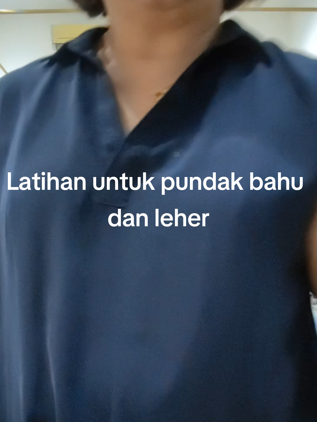 Replying to @ghinayaho0 latihan untuk pundak dan leher... #sarafterjepitleher #sarafterjepitpundak #kebas #kesemutan @Tiga Harta Sehat 