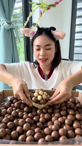 Hạt mắc ca nứt vỏ giòn bùi rất tốt cho sức khỏe  💪  em mời cả nhà mình ạ##mucbang##gion##xuhuong##maca##suckhoe