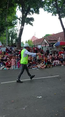 mas puuuuurr tukang ojek pengkolan 🫣#karnaval #purwodadi