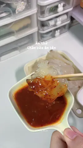 Ê ngon lắm 😋 #reviewtattantathah #unboxing #chansua #lananhsuabien #chansuasotthai 