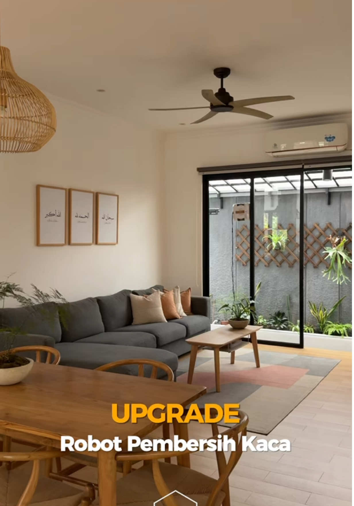 Belum habis kekagumanku sama kinerja airbot W2 yang super kepake dirumahku, ternyata ada yang baru launched nih upgraded versionnya, Airbot W3 robotic window cleaner dari @Airbot Indonesia. Semua udah terupgrade di versi terbaru ini, bentuknya lebih besar sedikit, kapasitas air lebih banyak, kabel jg ada extention tambahan sehingga jangkauannya lebih jauh/ tinggi, water inlet juga sekarang jadi dua dan suction powernya pun ga main-main 11000 Pa dari yang semula di 8000 Pa. Untuk yang seri W2 sudah discontinued ya. Tapi jangan khawatir, seri W3 ini udah jauh lebih canggih. Kalau aku bilang sih, ini gadget canggih yang worth the money, dengan 3 jutaan kaca jendela kamu serumah bisa kinclong dalam sekejab 😉.  #Airbot #airbotindonesia #roboticwindowcleaner #airbotw3 