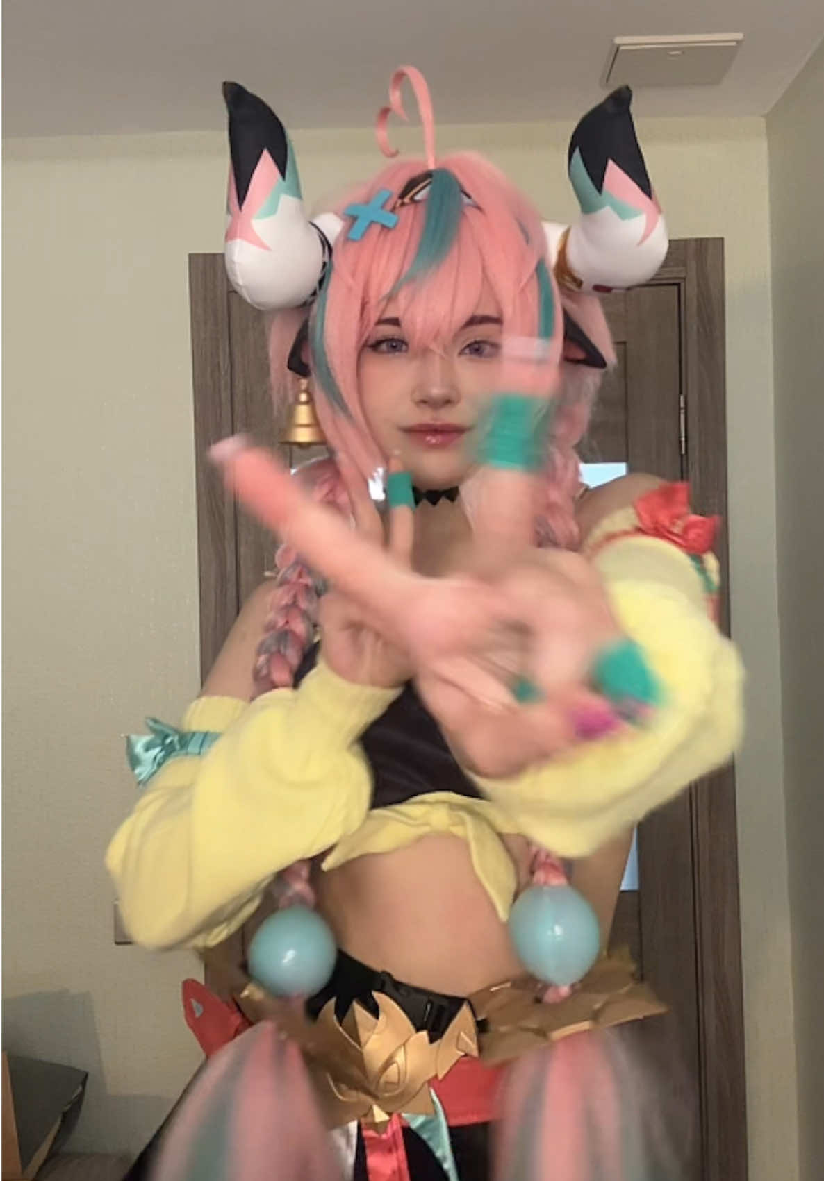 ✌️#varesa #cosplay #cosplayer #GenshinImpact #genshinimpactcosplay 