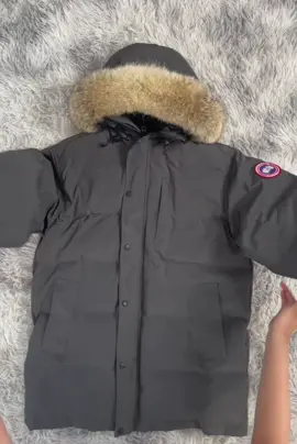 There are still a few months of winter.❤️‍🔥❤️‍🔥❤️‍🔥❤️‍🔥❤️‍🔥❤️‍🔥❤️‍🔥 #canadagoose #fashion #represent #overcoat #downjacket#furdich 