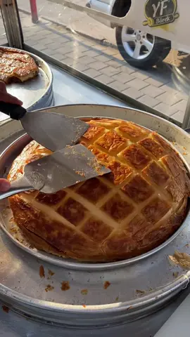 Biz ucuz satmıyoruz onlar pahalı satıyor…    Gel ala özel !!!!!! Kg fiyatımız :  300₺  Porsiyon :  90₺  Çalışma saatlerimiz   Sabah : 5:30  Öğlen : 15:00 📍 Bakımyurdu caddesi eski çocuk hastanesi çaprazı ( kapanan havalimanın olduğu cadde üzerindeyiz.. ) ☎️ 0507 051 04 77 #keşfetbeniöneçıkar#keşfetteyiz#keşfetedüş#adana#adanaböreği#