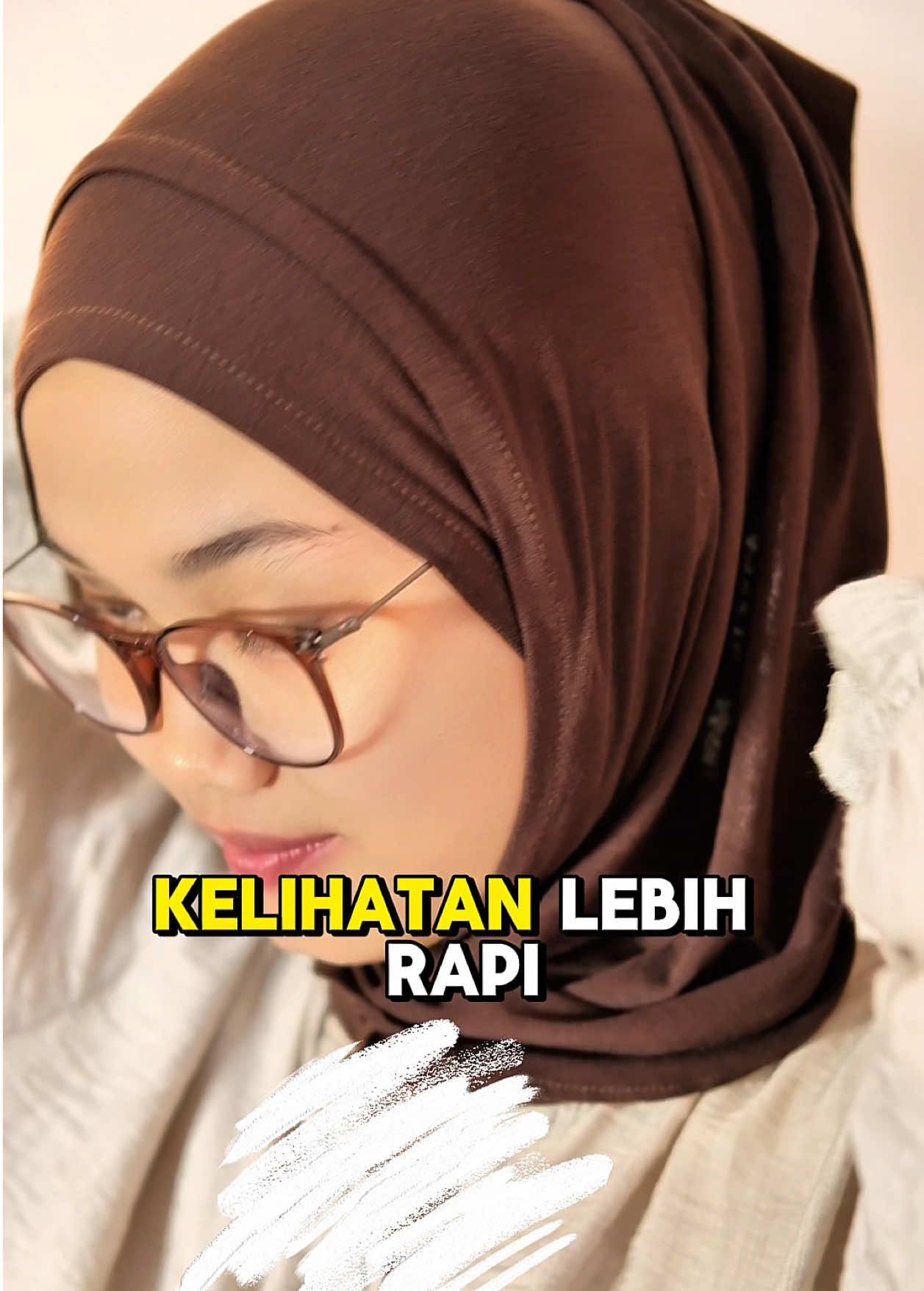 Bergo sport soft pad = solusi anti ribet! Super adem, ringan, dan langsung bikin look rapi tanpa styling lama. Cocok banget buat olahraga, jalan santai, sampai daily style. Sekali pakai, langsung jatuh cinta! 💕 👉 Wajib banget ada di koleksi hijab kamu!” #BergoSport #SoftPadHijab #HijabSimple #HijabNyaman #OOTDhijab 
