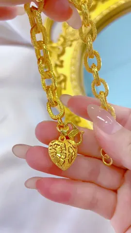Gaya eksklusif dengan gelang tangan hati 916 gold-Kilat gila & classy,wow sangat❤️🔥🔥 #emas916 #gelangemas #jasenornament #foryou #jewelry 