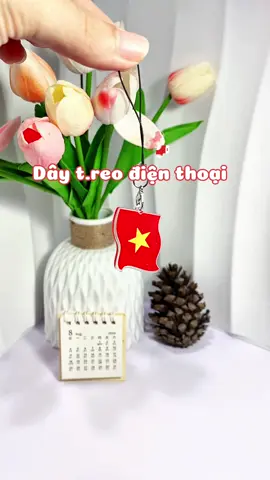 Phụ kiện nhỏ ,tự hào lớn.2/9 sắp đến lòng Yêu Nước lại đong đầy #review #bongbongbenh #daytreodienthoai #yeutoquoc #fyp 