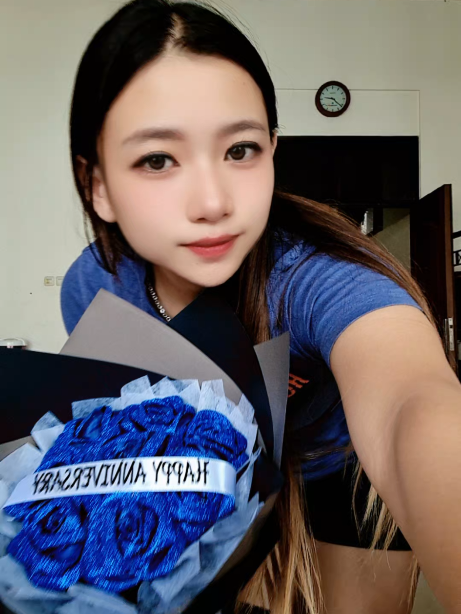 9 Tangkai jg cakepbuket bunga satin siap meluncur ke Tempat kamuuu....! yuk buruan pesen  untuk merayakan hari sepecial kamu semua bisa dikirim dan diambil d tempat juga lo bisa custom bebas sesuai kemauan kamuuu...! dipesen dadakn juga bisa...! chat admin sekarang jg ya.... 08123238803 #buketsurabayamurah #buketbunga #buketbungasatin #buketcustom #buketuang 