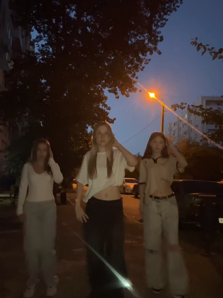 @кристиНА @лина #втренды #trio #usa #confessyourlove #latestdance #newdance #dance #duo #глобальныерекомендации #trend #танец #popular #fyp #real #recommendations #rek #rge #girls #Волгоград 