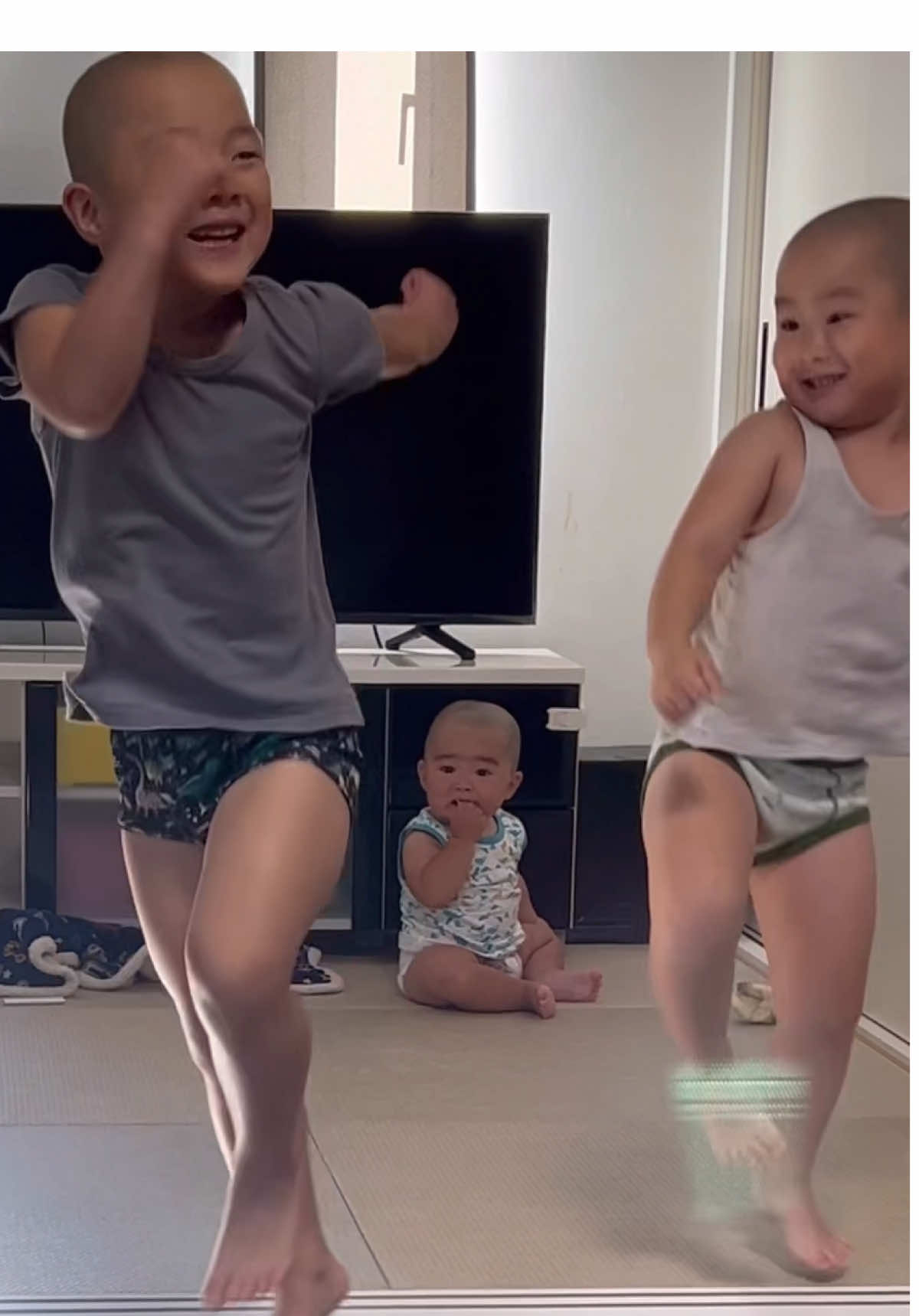 男の子のあやし方👶🏻 #坊主兄弟#年子兄弟#子供#坊主#赤ちゃん