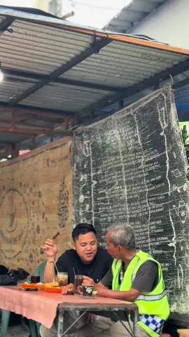 Di tinggalkan karena masalah ekonomi  #berbagicerita #tukangparkir #pejuangkeluarga 