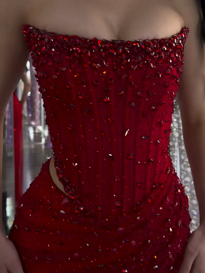 This beaded crystal gown is made to stand out. Each detail captures the light and turns heads. Perfect for nights you want to remember. ❤️https://www.okdais.com/✨✨#reddress #beadeddress #beauty #BeautyReview #DreamyDresses #OOTDGlow #Beautiful #Fashion #fashiontiktok #eveningmagic #ElegantLooks #LuxuryLook #dressage #GlowUp #ElegantMoves #Prom2025 #OOTDGoals #DressCheck #eveninggown #ShineBright #reddress #EveningVibes