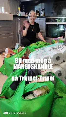 Bli med meg å månedshandle på Trippel-Trumf. Denne gangen tror jeg faktisk at jeg var langt mer klar for Trippel-Trumf enn Kiwi var😡 Ikke så ofte jeg deler ut surefjes, men her må @kiwi_minipris skjerpe seg! Sånn skal det jo ikke være! Økonomipakke med First Price kylling skal ikke være 22% enn en normalpakke fra Prior. Her må prisgjengen hos Kiwi ta seg en bolle🤯 Kom laaangt under SIFO sitt referansebudsjett denne gangen, nesten som jeg lurer på om jeg har glemt noe🤔 Men godt fornøyd med å finne kjøttdeig på tilbud (den er selvsagt ikke 0,4 gram som jeg kom i skade for å snuble i ordene på Voicen, men 0,4 kg🤪) Hvordan har det gått med deg å trippeltrumfe i dag?  #trippeltrumf #bonusjeger #eurobonus #kiwi #månedshandling #mathaul #matpriser #norgesgruppen #trumf #eurobonusjeger #mat #mathandel #ukeshandel #storhandel 
