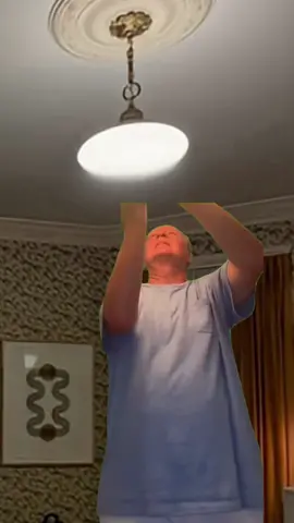 #Meme #MemeCut #FYP #AngryDad #HasNoHelp #BrokeLightFixture #AR #ForYouPage #LoriMac #iHateThisOldHouse #GenX #BabyBoomers #Grouchy #RepairNeeded 