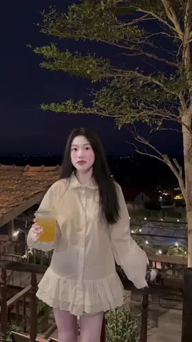 “Tiếc cho những lần đặt cược cả trái tim mà nhận lại trăm ngàn vết xước.”