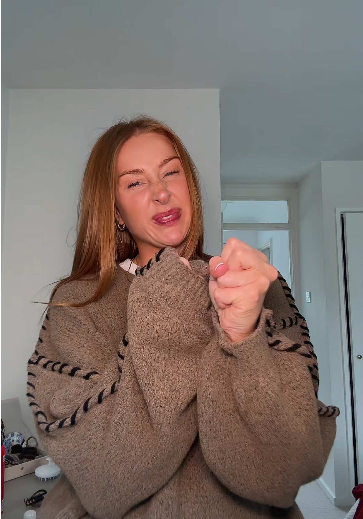 Very aware we’re still in summer, but as soon as I get a wif of cold air, I’m cosying up 👀🍁🍂 #womensjumper #knitsweaters #knitwear #tiktokmademebuyit #tiktokshopclothes #autumnfashion #affordablefashion #winterfashion 