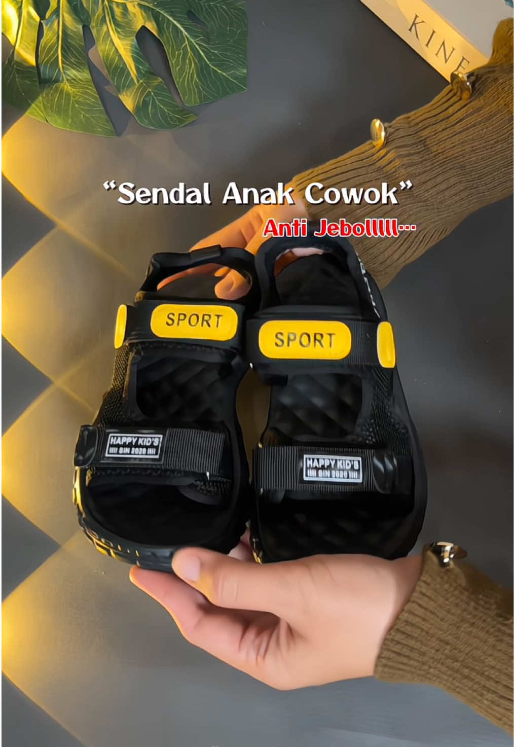 Yang anaknya aktif wajib punya sendal ini ❤️‍🔥 sendal anak cowok yang nyaman dan kuat untuk anak yang hobi lari lompat panjat-panjat haha.. #sendalanak #sendalgunung #sendalanakcowok #anaklakilaki 