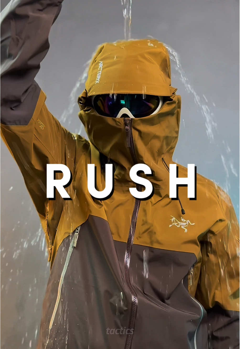 Storms, rain, wind, even snow? Bring it on. The Rush Jacket Relic/Bitters handles it all — lightweight, waterproof, stylish.” 👉 “Drop ☔️ if you’re also team ‘no weather drama’.” #Arcteryx #RushJacket #OutdoorGear #Gorpcore #outdoorjacket 