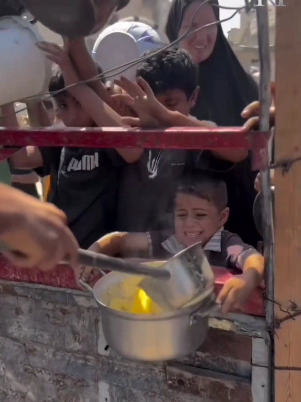 ¡Cada 40 minutos un niño pierde la vida en Gaza! Al 21 de agosto de 2025, la crisis humanitaria en Gaza sigue cobrándose vidas inocentes. Según UNICEF, un promedio de 28 niños mueren diariamente debido a bombardeos, desnutrición y falta de atención médica. ¡Alza la voz! Comparte esta realidad y exige #Paz para Gaza #Gaza #PalestinaLibre #GenocidioEnGaza #NiñosDeGaza 